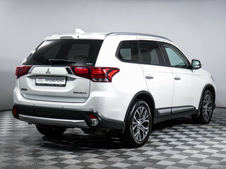 2018 Mitsubishi Outlander III Рестайлинг 2, белый, 2219000 рублей, вид 5
