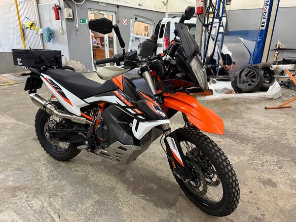 2021 KTM 890 Adventure R, оранжевый, 1170000 рублей - вид 12