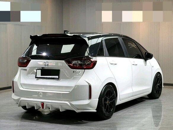 2022 Honda Fit RS IV Рестайлинг, белый - вид 4