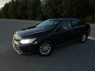 2015 Toyota Camry VII (XV50) Рестайлинг, чёрный, 2100000 рублей, вид 3