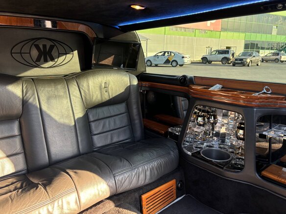 2000 Lincoln Town Car III, чёрный - вид 7