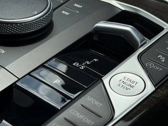 2023 BMW 3 серии 318i VII (G2x) Рестайлинг, серый, 2800000 рублей - вид 20