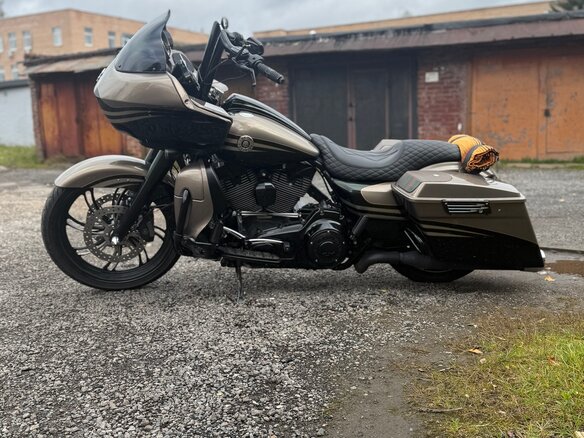 2013 Harley-Davidson CVO Road Glide, золотистый, 1200000 рублей - вид 9