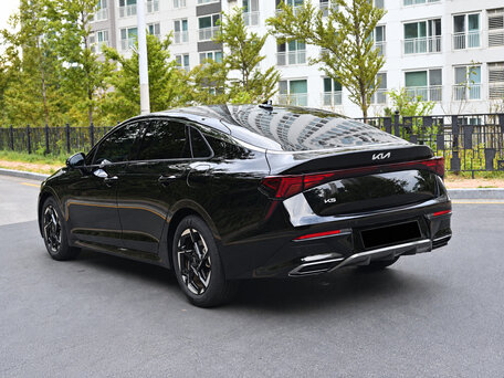 2023 Kia K5 III Рестайлинг, чёрный, 2680000 рублей, вид 5