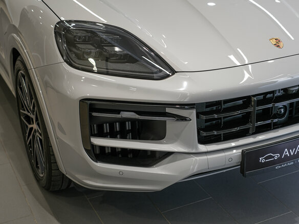 2026 Porsche Cayenne Coupé III Рестайлинг, серый - вид 5