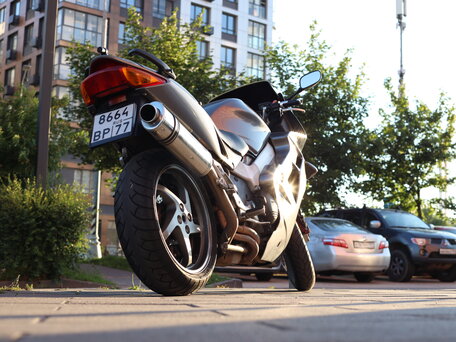 2001 Honda VFR 800, серый, 225000 рублей, вид 1