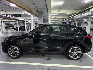 2025 Audi Q5 45 TFSI III (GU), чёрный, 7180000 рублей, вид 5