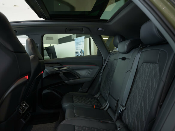 2026 Audi Q5 L III (GU), зелёный, 7540000 рублей - вид 33