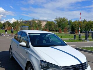 2016 Volkswagen Polo V Рестайлинг, белый, 1050000 рублей, вид 3