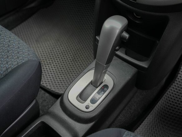 2011 Nissan Note I Рестайлинг, серый, 690000 рублей - вид 13