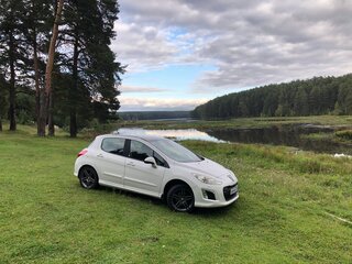 2012 Peugeot 308 I Рестайлинг, белый, 377000 рублей, вид 3