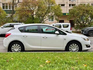 2013 Opel Astra J Рестайлинг, белый, 740000 рублей, вид 4