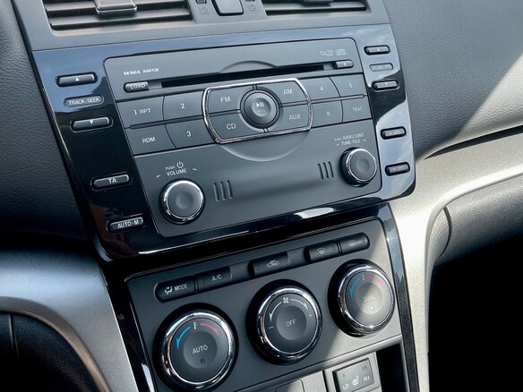 2010 Mazda 6 II (GH) Рестайлинг, серый - вид 14