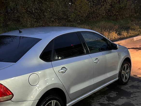 2012 Volkswagen Polo V, серый, 500000 рублей - вид 3