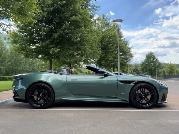 2021 Aston Martin DBS Volante III, зелёный, 25500000 рублей - вид 13