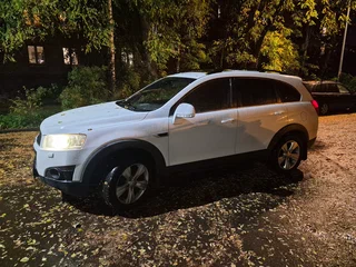 2013 Chevrolet Captiva I Рестайлинг 2, белый, 850000 рублей, вид 3
