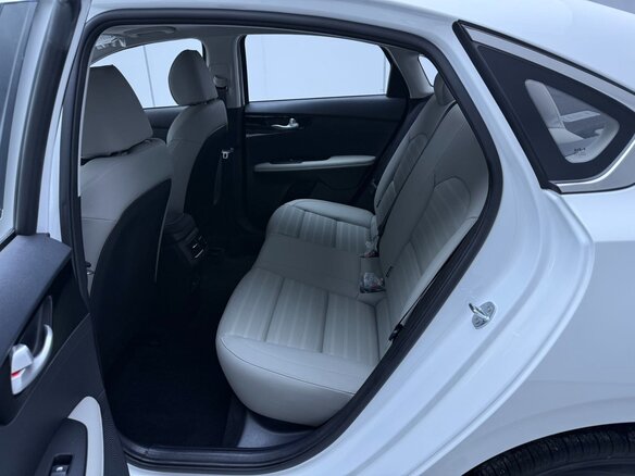 2023 Kia K3 II (China Market) Рестайлинг, белый, 1485007 рублей - вид 16