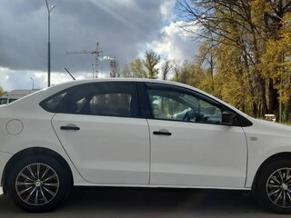 2016 Volkswagen Polo V Рестайлинг, белый, 665000 рублей, вид 4