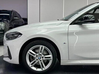 2022 BMW 1 серии 120i III (F52) Рестайлинг, белый, 1680000 рублей, вид 5