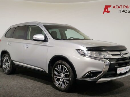 2017 Mitsubishi Outlander III Рестайлинг 2, серебристый, 1600000 рублей, вид 3