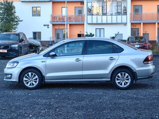2018 Volkswagen Polo V Рестайлинг, серебристый, 1400000 рублей, вид 4
