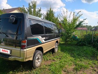 1993 Mitsubishi Delica III, серый, 580000 рублей, вид 3