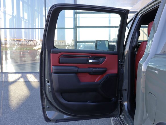 2026 Ram 1500 Crew Cab V Рестайлинг, зелёный - вид 34