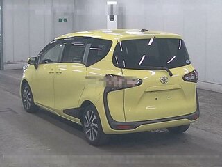 2018 Toyota Sienta II Рестайлинг, жёлтый, 1450000 рублей, вид 3