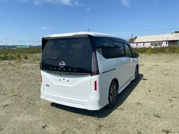 2023 Nissan Serena VI (C28), белый - вид 7
