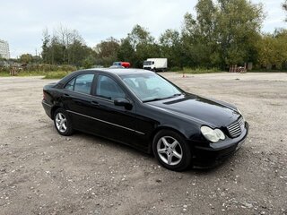 2002 Mercedes-Benz C-Класс 200 II (W203), чёрный, 425000 рублей, вид 2