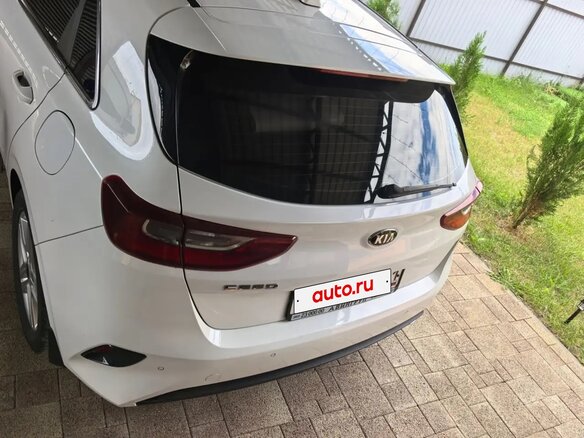2019 Kia Ceed III, белый - вид 3
