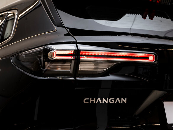 2025 Changan UNI-S I, чёрный, 3179900 рублей - вид 8