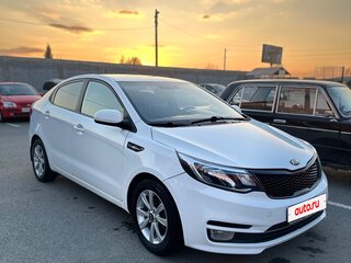 2016 Kia Rio III Рестайлинг, белый, 795000 рублей, вид 4