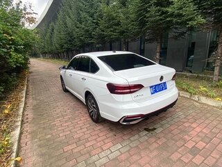 2023 Volkswagen Lavida III Рестайлинг, белый, 1110333 рублей, вид 4