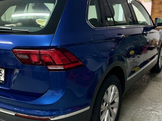 2021 Volkswagen Tiguan II Рестайлинг, синий, 2630000 рублей, вид 4