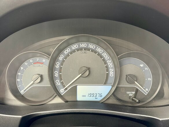 2013 Toyota Corolla XI (E160, E170, E180), белый, 1100000 рублей - вид 6