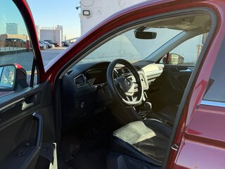 2017 Volkswagen Tiguan II, пурпурный, 1990000 рублей, вид 5