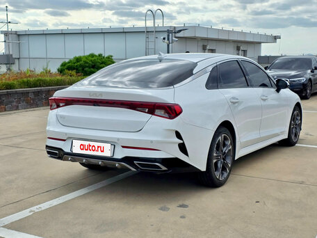 2023 Kia K5 III, белый, 2550000 рублей, вид 4