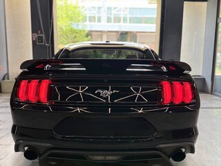 2019 Ford Mustang VI Рестайлинг, чёрный, 3330000 рублей, вид 3