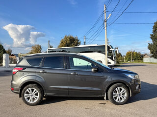2017 Ford Kuga II Рестайлинг, серый, 1600000 рублей, вид 3