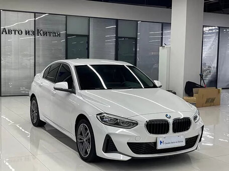 2023 BMW 1 серии 120i III (F52) Рестайлинг, белый, 1450000 рублей, вид 2