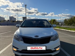 2015 Kia Rio III Рестайлинг, белый, 1000000 рублей, вид 3