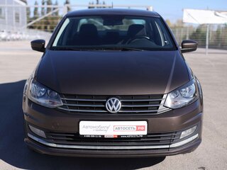 2015 Volkswagen Polo V Рестайлинг, коричневый, 920080 рублей, вид 2