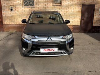 2019 Mitsubishi Outlander III Рестайлинг 3, чёрный, 1800000 рублей, вид 1