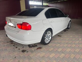 2010 BMW 3 серии 325i V (E90/E91/E92/E93) Рестайлинг, белый, 1060000 рублей, вид 2