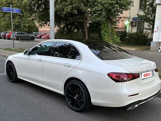 2022 Mercedes-Benz E-Класс 300 d V (W213, S213, C238) Рестайлинг, белый, 6700000 рублей, вид 3