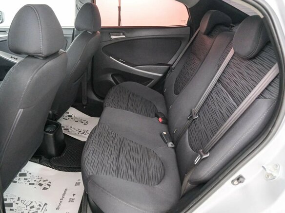 2014 Hyundai Solaris I Рестайлинг, серебристый, 1049000 рублей - вид 19