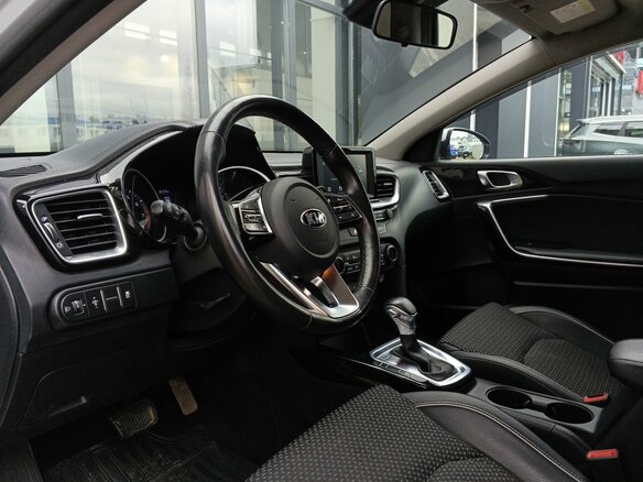2018 Kia Ceed III, серебристый, 1589000 рублей - вид 10