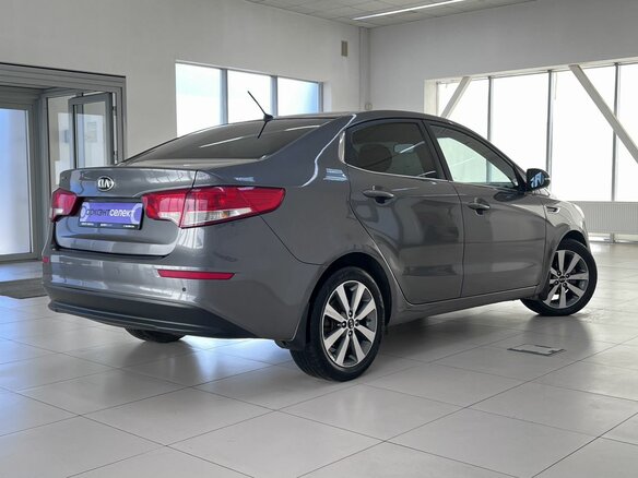 2015 Kia Rio III Рестайлинг, серый, 910000 рублей - вид 1