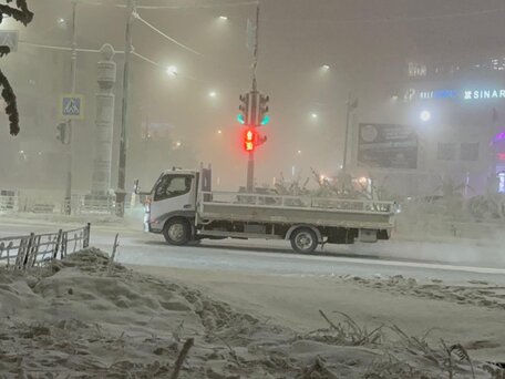 2002 Hino Series 300 (Dutro), белый, 1999999 рублей, вид 4